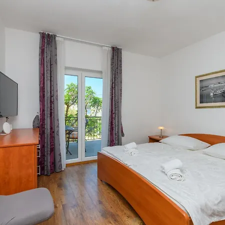 Apartment Mladenka 2 Barbat na Rabu