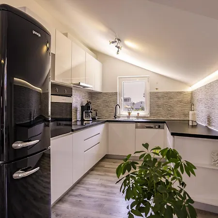 Mladenka 2 Barbat na Rabu