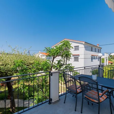 Apartment Mladenka 2 Barbat na Rabu