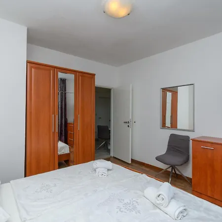 Apartment Mladenka 2