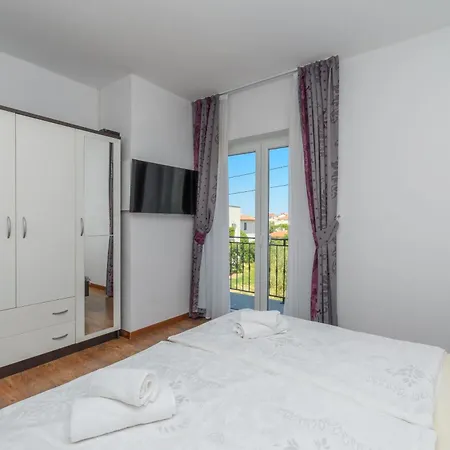 Apartment Mladenka 2 Barbat na Rabu