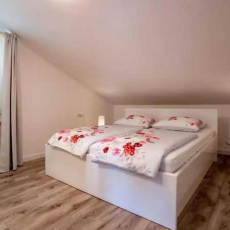 Mladenka 2 Apartment *